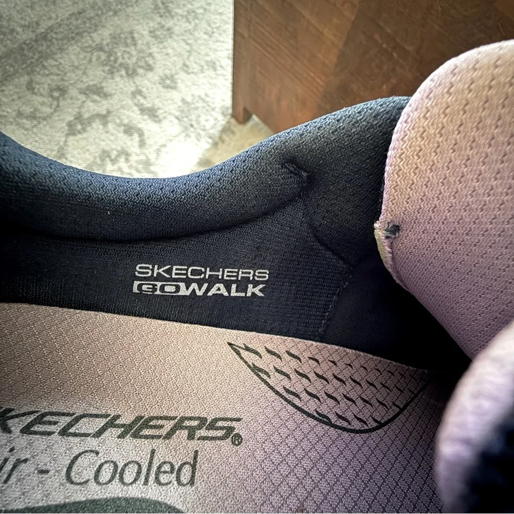 Skechers love but